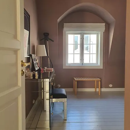 Villa Art Filled Townhouse In The Center Of *