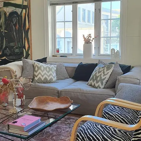 Villa Art Filled Townhouse In The Center Of Stavanger